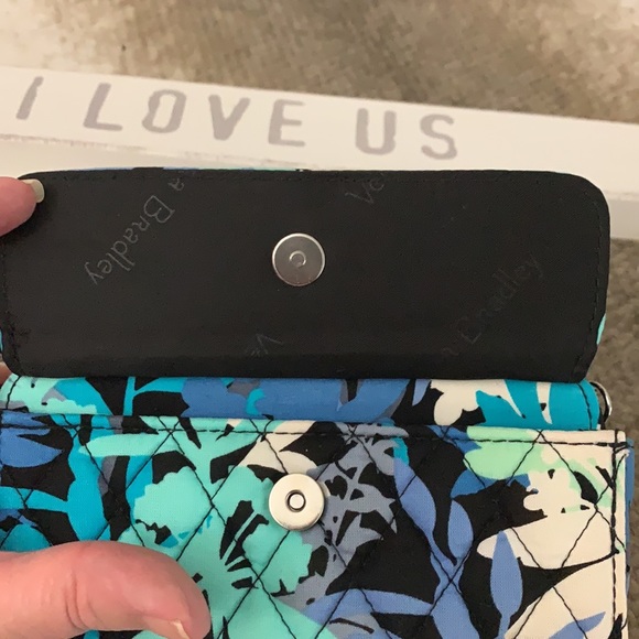 Vera Bradley Crossbody Bag.. New condition - Picture 3 of 12